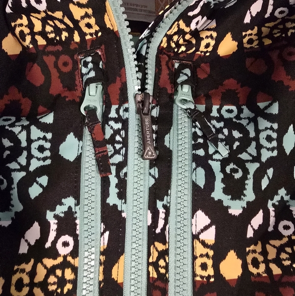 Aperture snowboarding jacket, NWOT - Picture 4 of 4